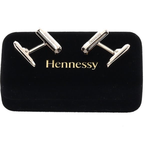 ✨NEW✨ Hennessy branded cufflinks in a velvet box - Picture 4 of 4